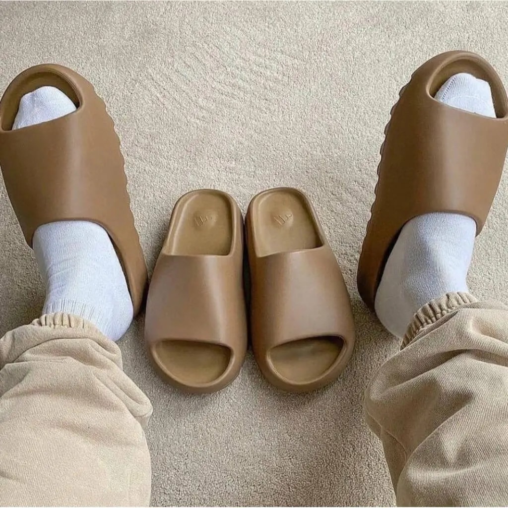 Dép  Adidas Yeezy Slides 'Core' 2021 GW5350 — ảnh 4