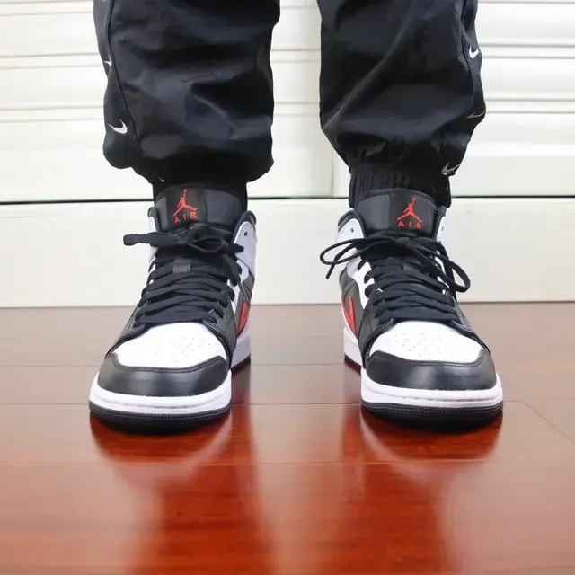 Giày Nike Air Jordan 1 Mid 'Chile Red' 554724-075 — ảnh 4
