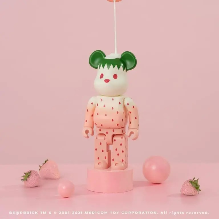 Mô Hình Bearbrick x Clot Summer Fruits Snow Strawberry — ảnh 2