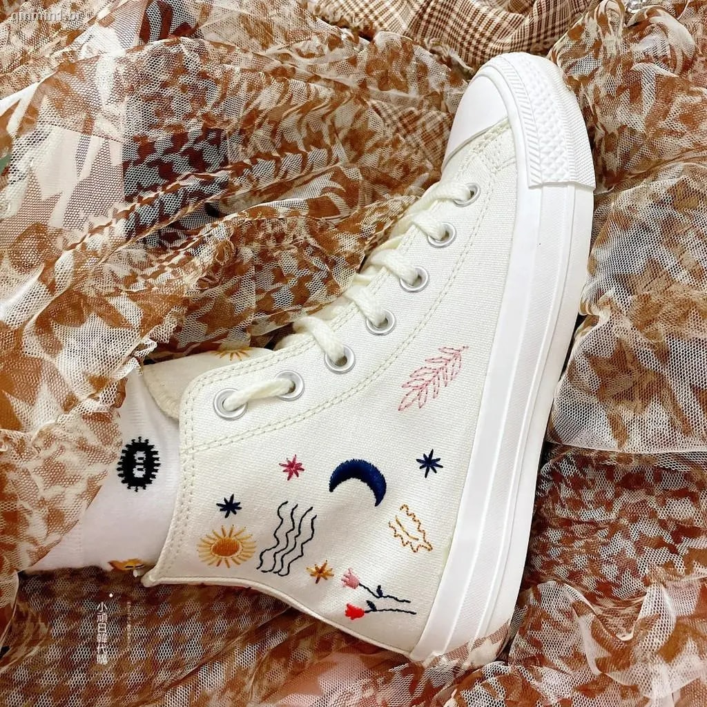 Giày Converse Wmns Chuck Taylor All Star High 'It's Okay To Wander' 571079C — ảnh 2