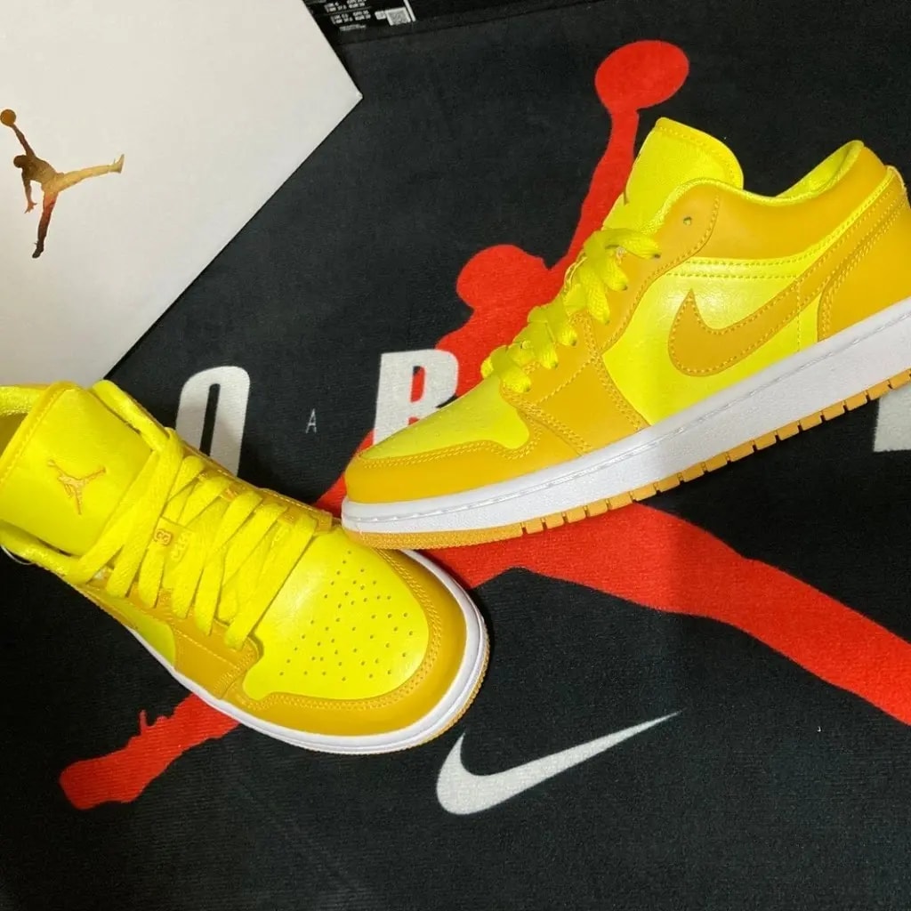 Giày Nike Wmns Air Jordan 1 Low 'Yellow Strike'  DC0774-700 — ảnh 3