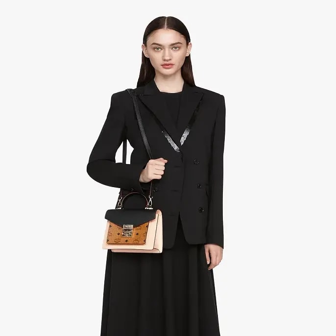 Túi MCM Patricia Bag Visetos Black Cognac Pink MWE9SPA26BK001 — ảnh 2
