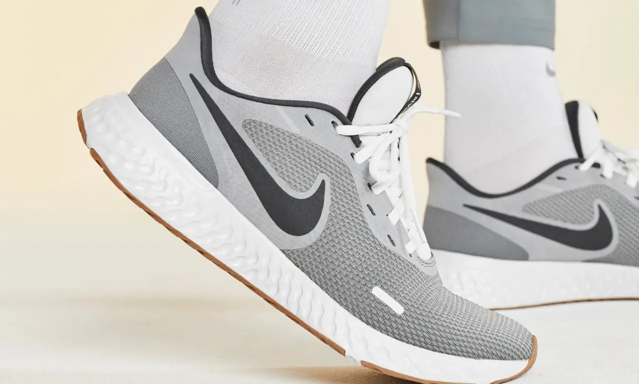 Giày Nike Revolution 5 Smoke Grey BQ3204-008 — ảnh 3