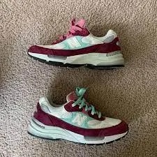 Giày New Balance Kith x 992 'Kithmas Collection Burgundy Reef' M992KB — ảnh 2
