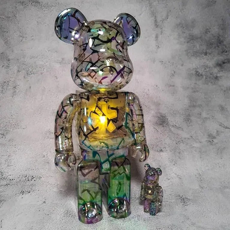 Mô Hình Bearbrick x Jimmy Choo x Eric Haze Curated By: Piggy Light Up — ảnh 2