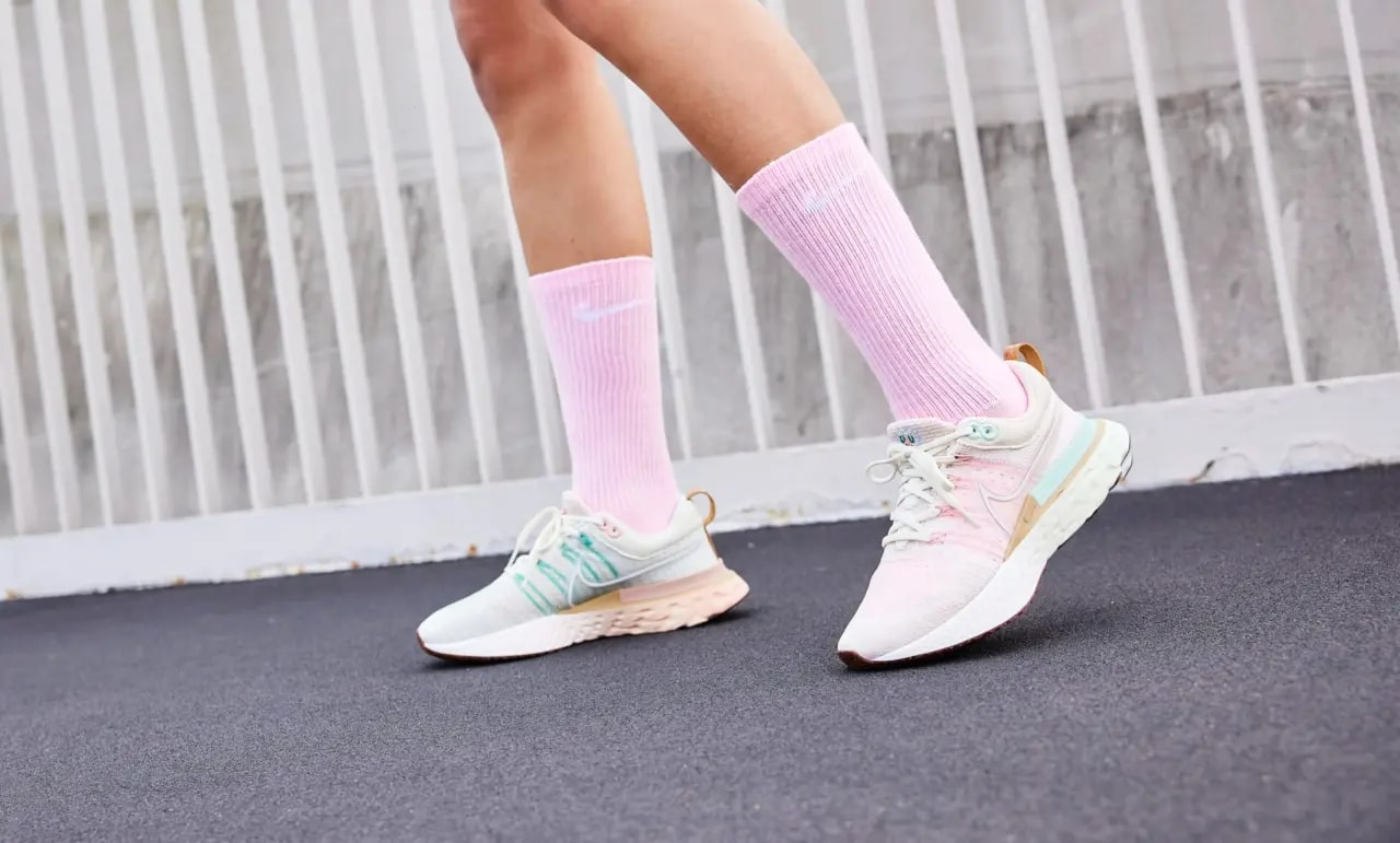 Giày Nike Wmns React Infinity Run Flyknit 2 'Cashmere' DM7193-711 — ảnh 2