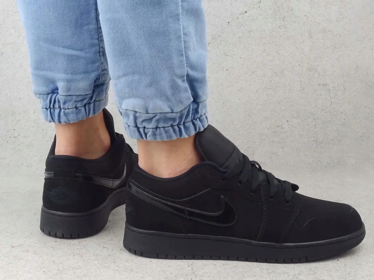 Giày Nike Air Jordan 1 Low GS 'Triple Black' 553560-056 — ảnh 2