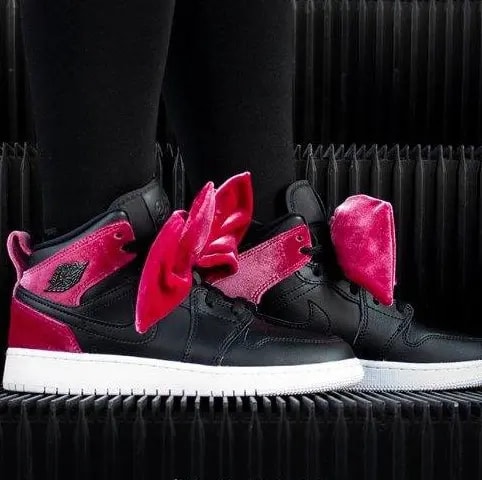 Giày Nike Air Jordan 1 Mid Bow XLD GS 'Noble Red' CK5678-006 — ảnh 3