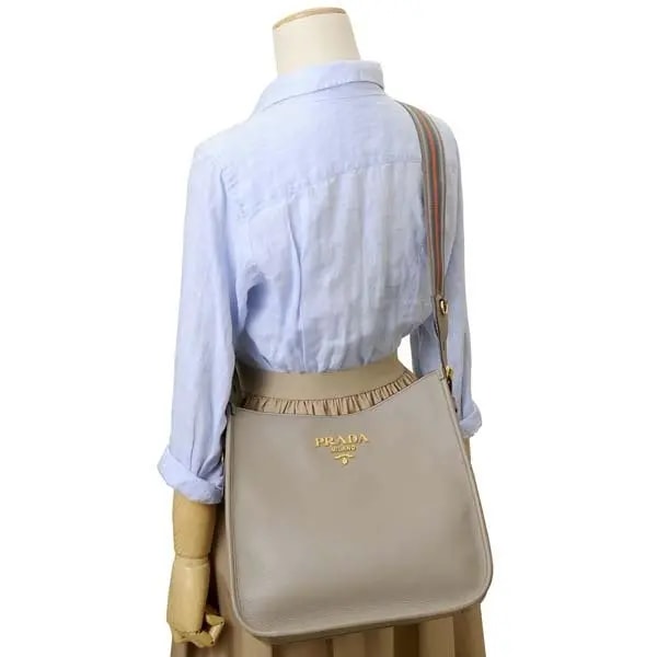Túi Prada Vitello Dino Hobo Bag 1BC073-2BBE-F0572-V-DOO — ảnh 5