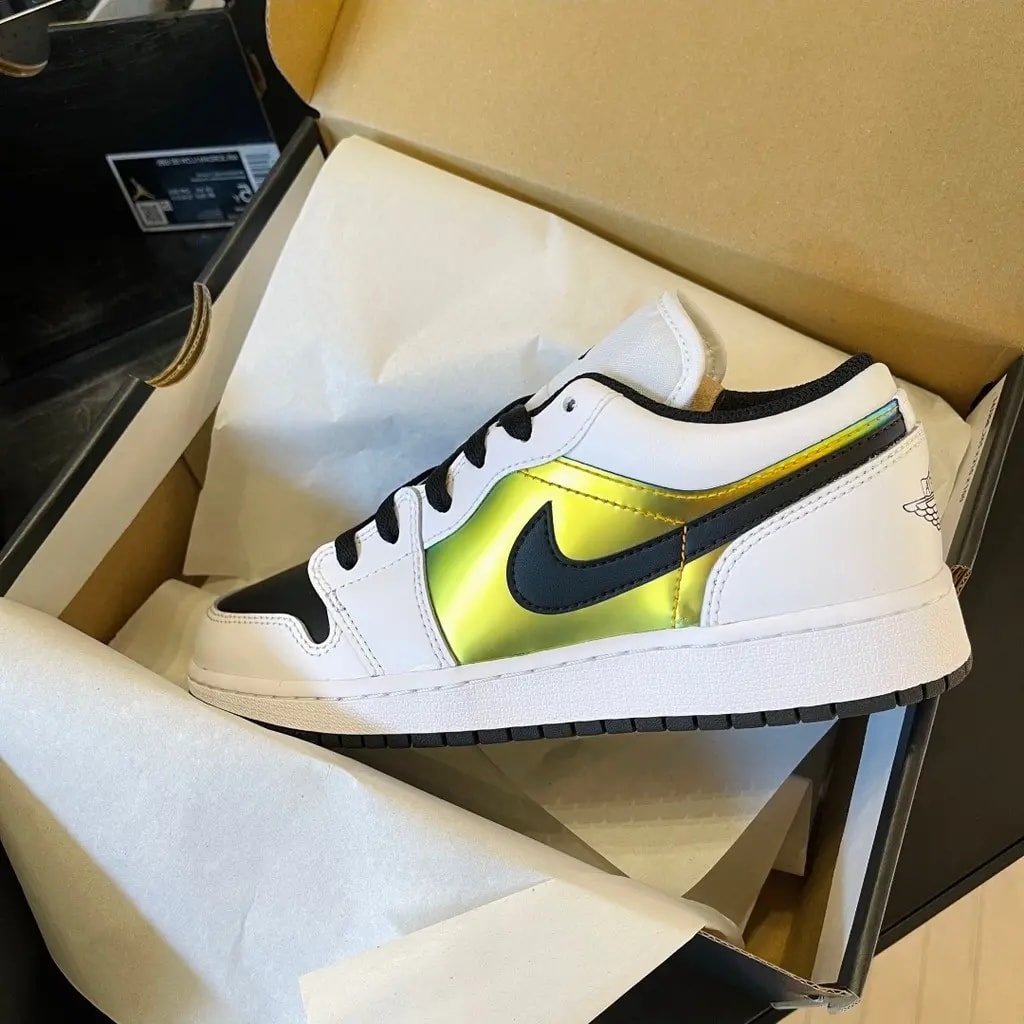Giày Nike Air Jordan 1 Low SE GS 'Color-Shifting' CV9844-109 — ảnh 4