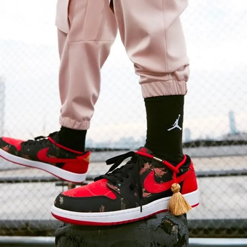Giày Nike Air Jordan 1 Low OG 'Chinese New Year' DD2233-001 — ảnh 2