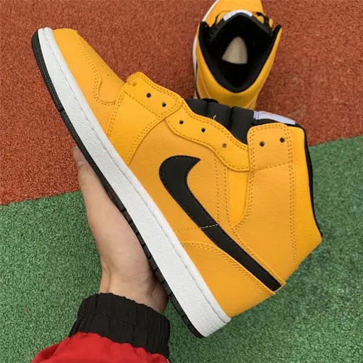 Giày Nike Air Jordan 1 Mid GS 'University Gold' 554725-700 — ảnh 3