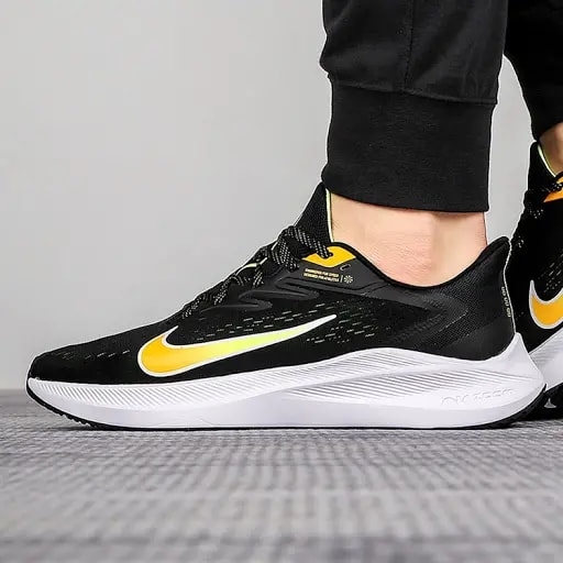 Giày Nike Zoom Winflo 7 'Black University Gold' CJ0291-007 — ảnh 4