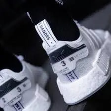Giày Adidas NMD R1 Triple White 2 BD7746 — ảnh 2