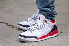 Giày Nike Air Jordan 3 Retro 'Fire Red' 2007 136064-161 — ảnh 4