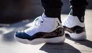 Giày Nike Air Jordan 11 Retro GS 'Concord' 2018 378038-100 — ảnh 3