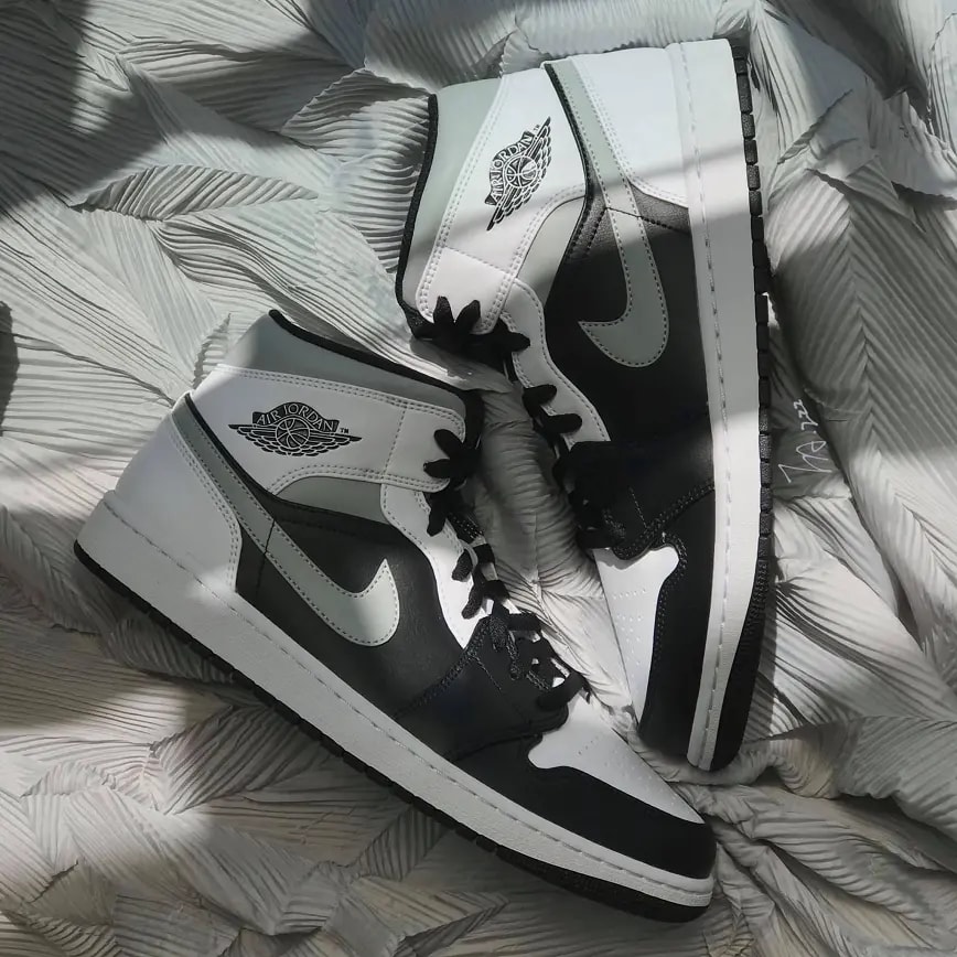 Giày Nike Air Jordan 1 Mid GS 'White Shadow' 554725-073 — ảnh 5