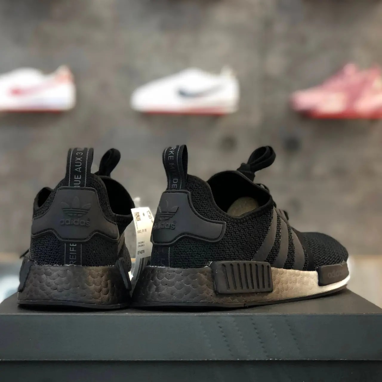 Giày Adidas Wmns NMD R1 'Fading Glitch Black' EF4276 — ảnh 3
