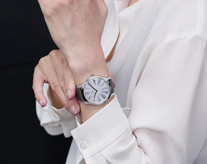 Đồng Hồ Omega De Ville Tresor 'Silver' 428-17-39-60-02-001 — ảnh 3