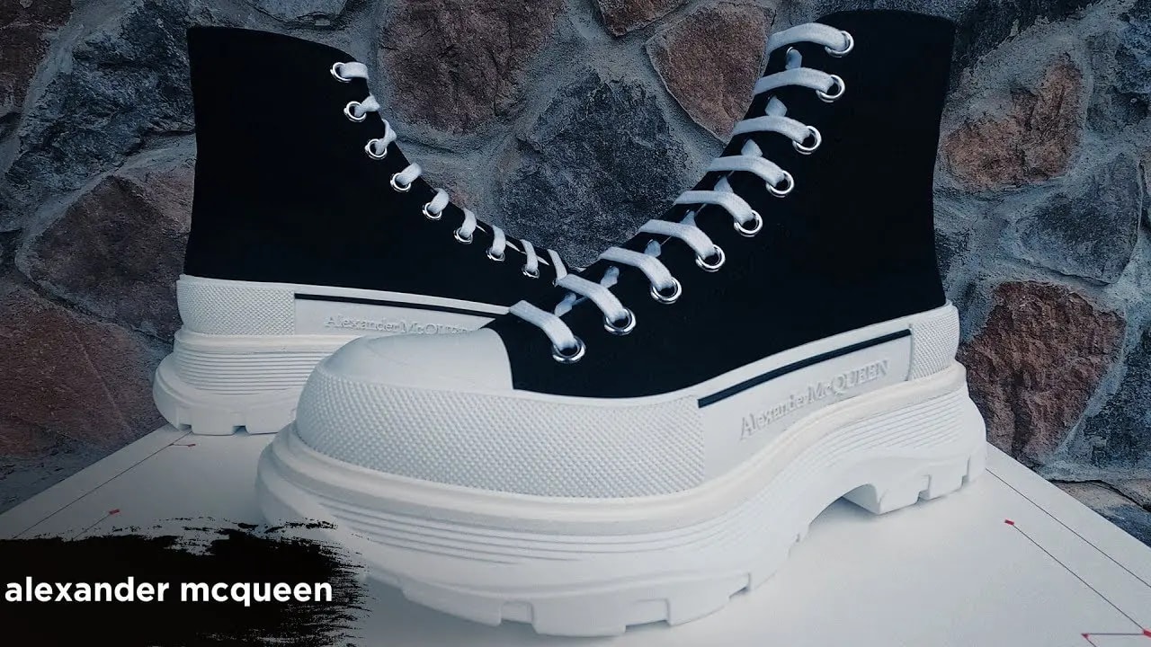Giày Alexander McQueen Tread Slick Boots 'Black White' 604254-W4L32-1070 — ảnh 4
