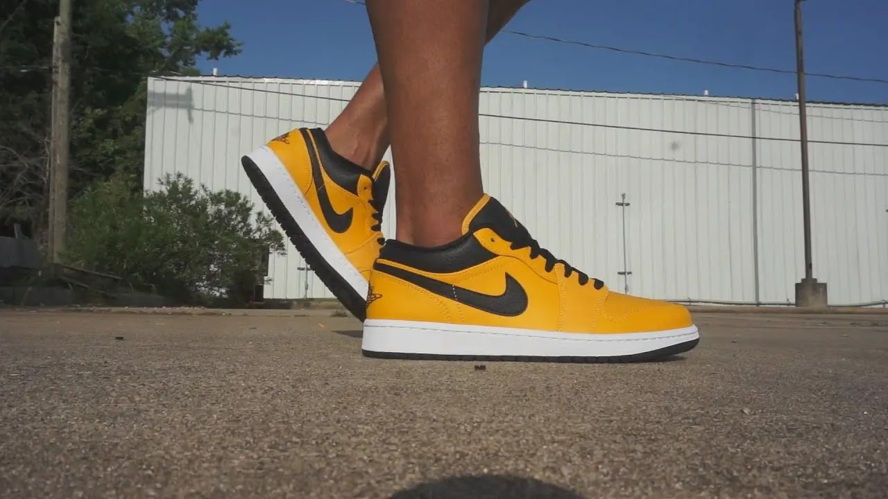 Giày Nike Air Jordan 1 Low GS 'University Gold Black' 553560-700 — ảnh 2