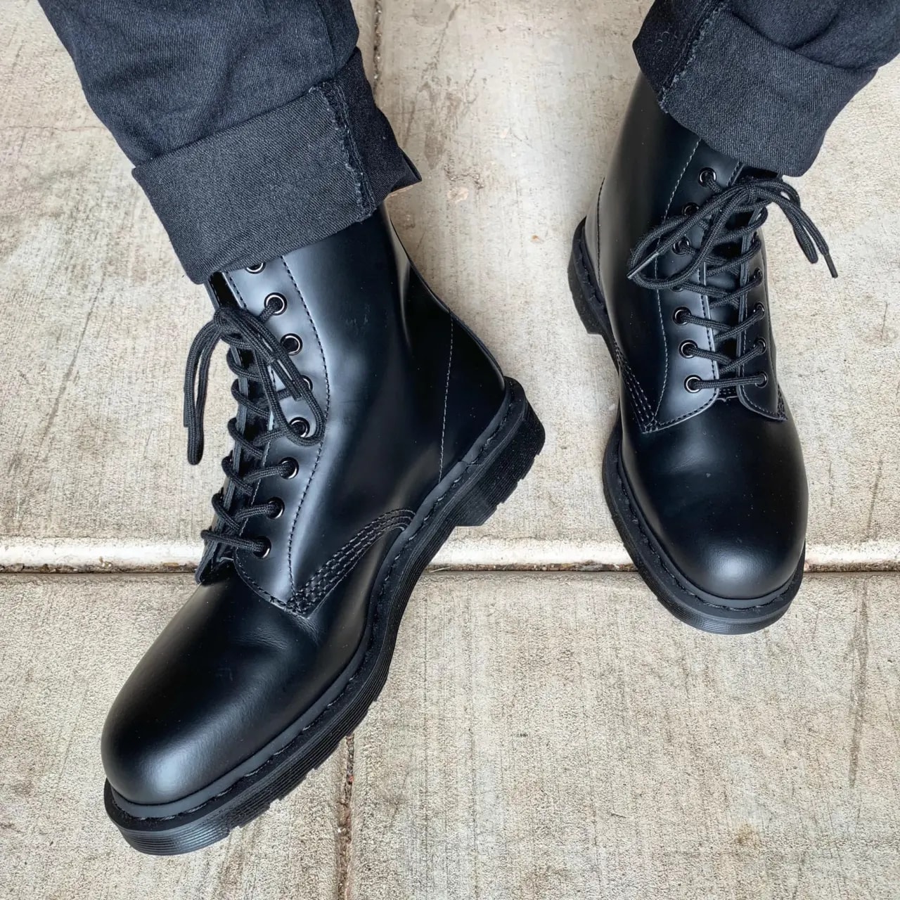 Giày Dr. Martens 1460 Mono Smooth Leather Lace Up Boot Black 14353001 — ảnh 4