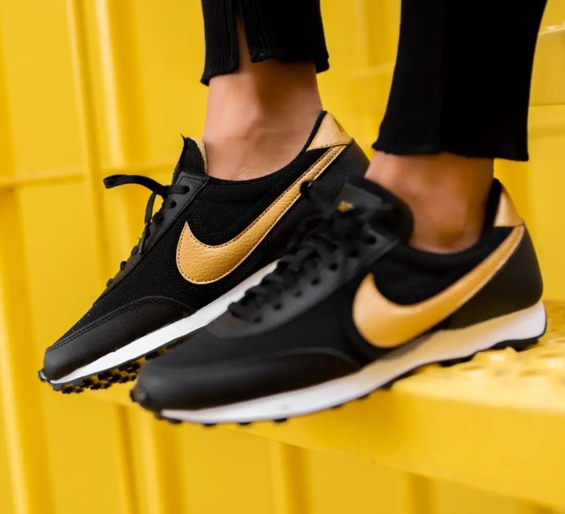 Giày Nike Wmns Daybreak 'Black Metallic Gold' DC9213-001 — ảnh 5