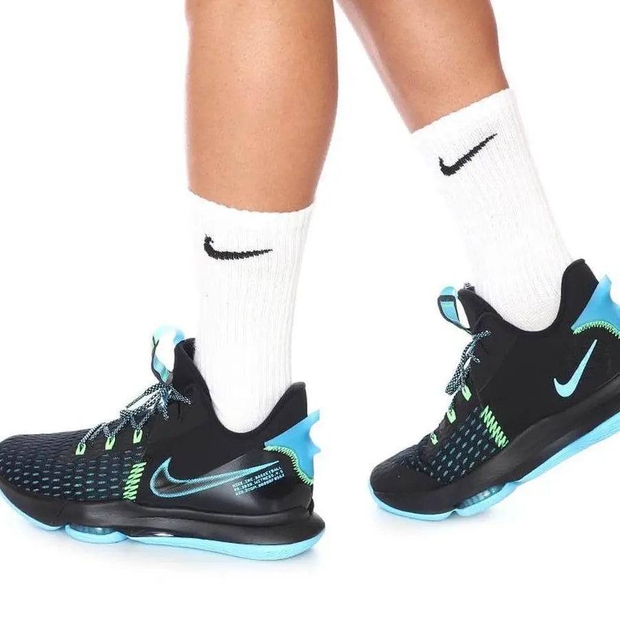 Giày Nike LeBron Witness 5 'Black Light Blue Fury' CQ9380-004 — ảnh 5