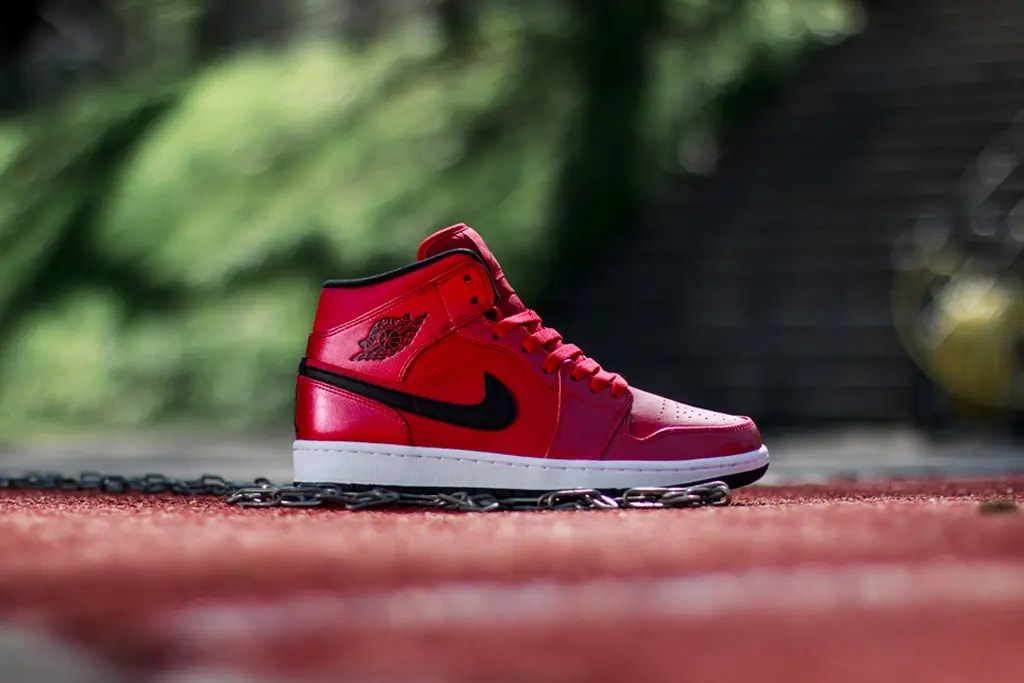 Giày Nike Air Jordan 1 Mid 'Gym Red Black Patent' 554725-602 — ảnh 4