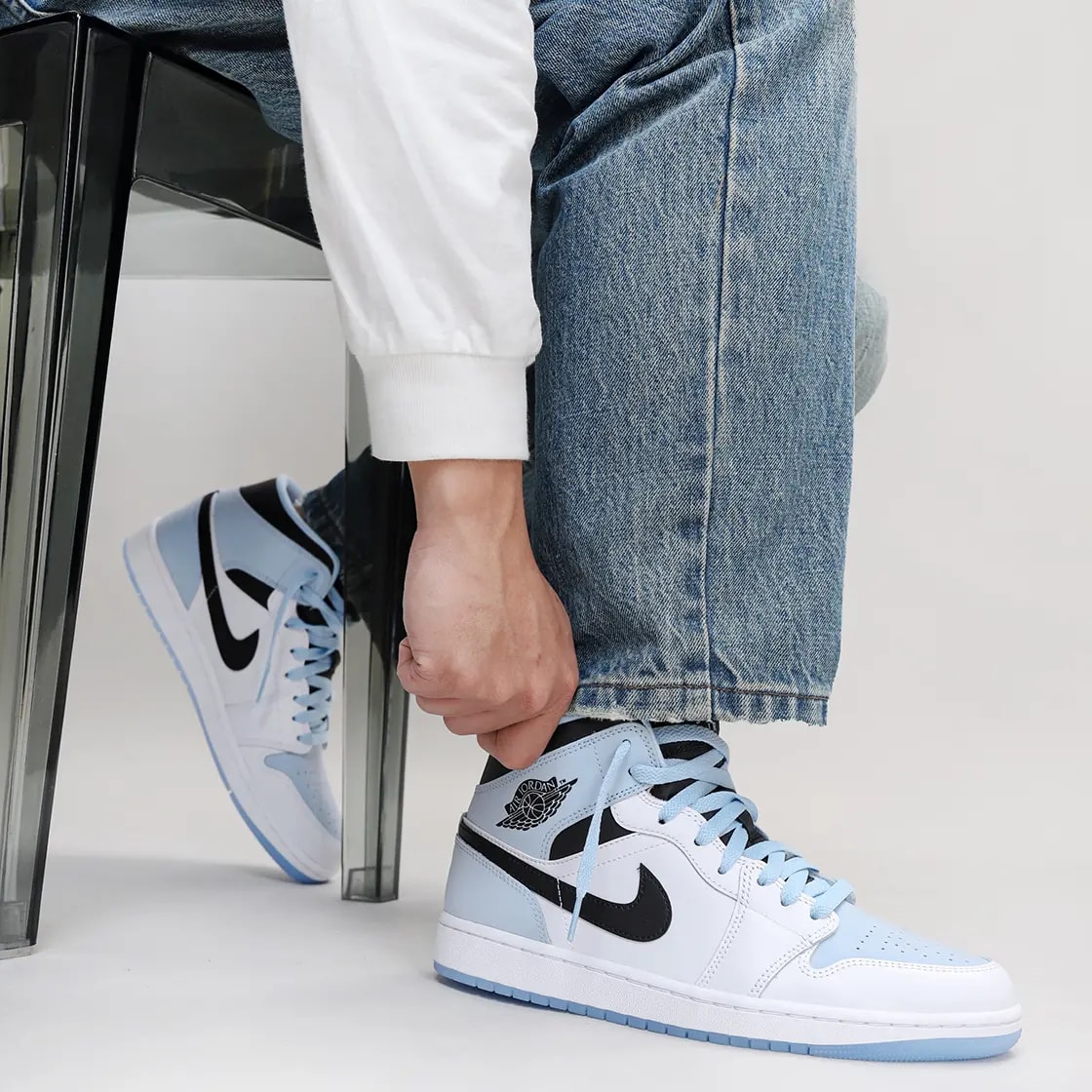 Giày Nike Air Jordan 1 Mid SE GS 'White Ice Blue' DV1337-104 — ảnh 3