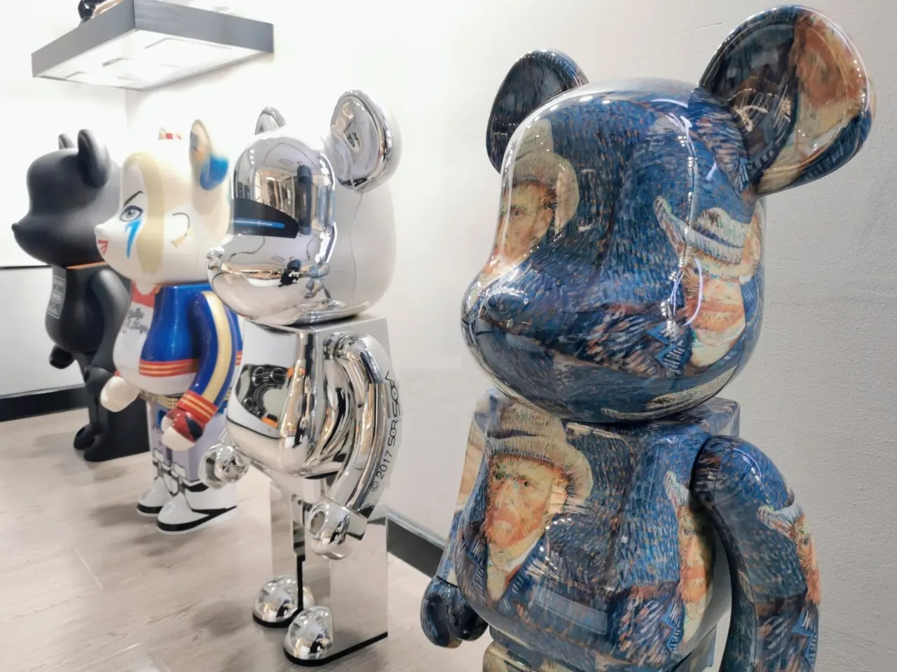 Mô Hình Bearbrick Van Gogh Museum Self With Grey Felt Hat — — ảnh 5