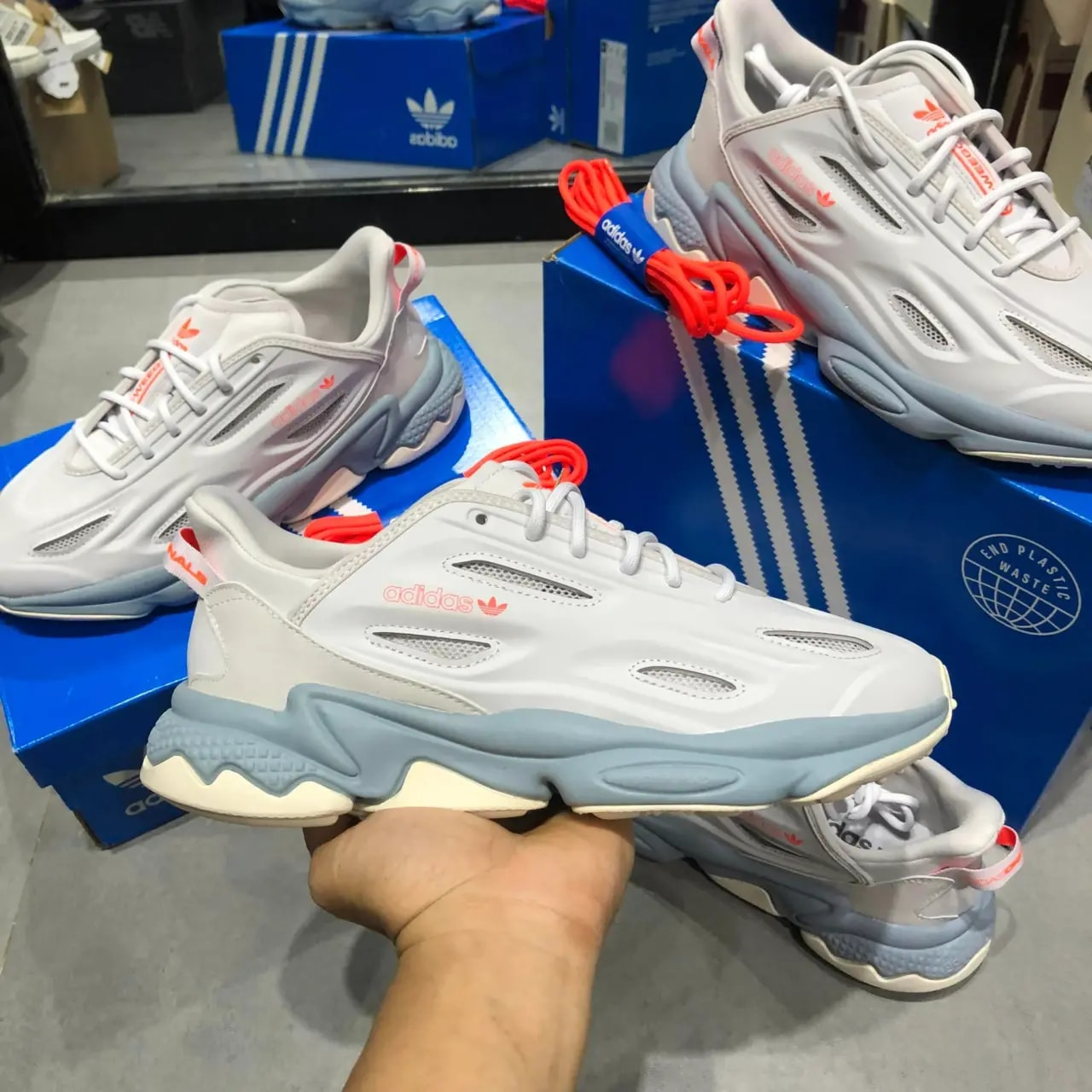 Giày Adidas Ozweego 'Celox Grey' GX1863 — ảnh 3