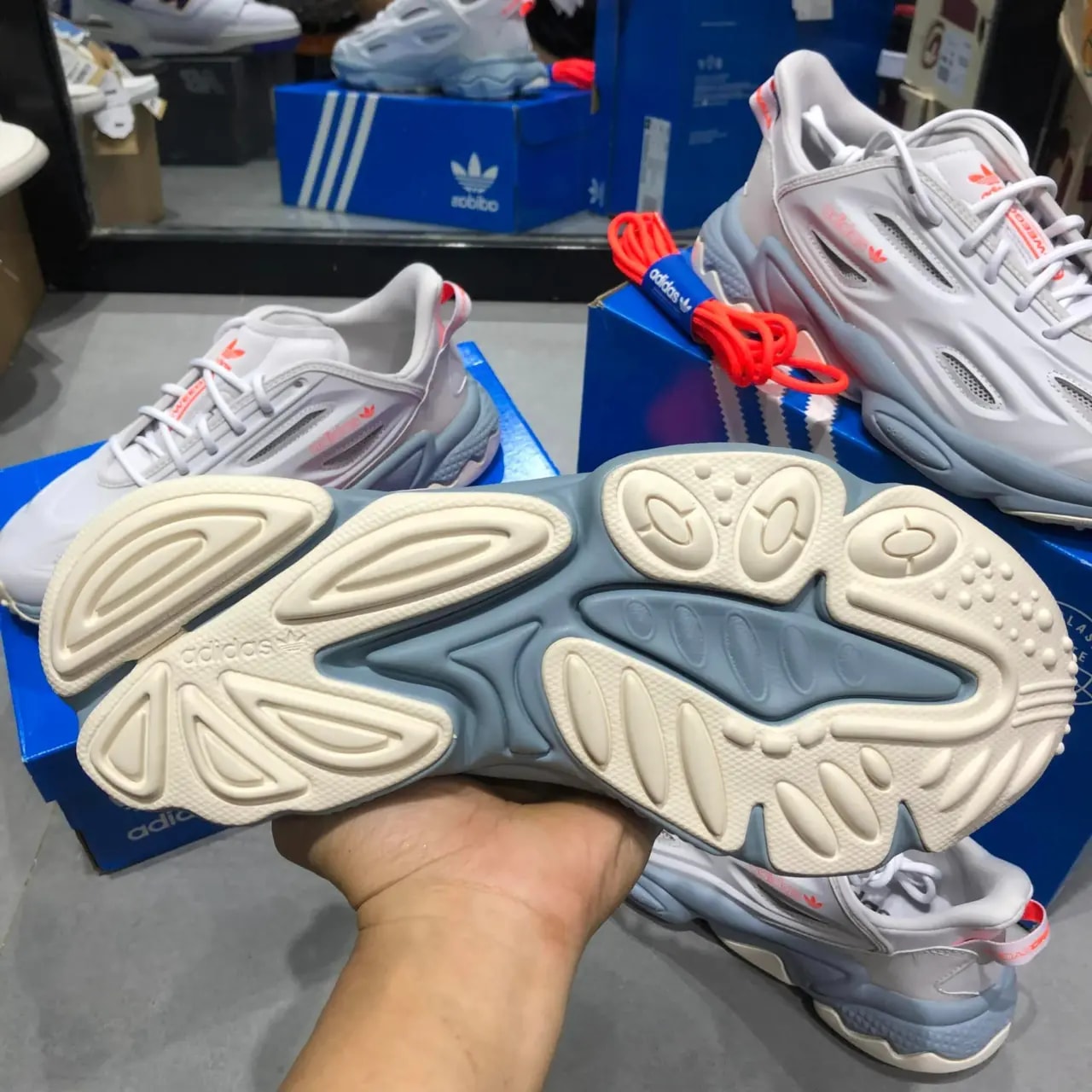 Giày Adidas Ozweego 'Celox Grey' GX1863 — ảnh 2