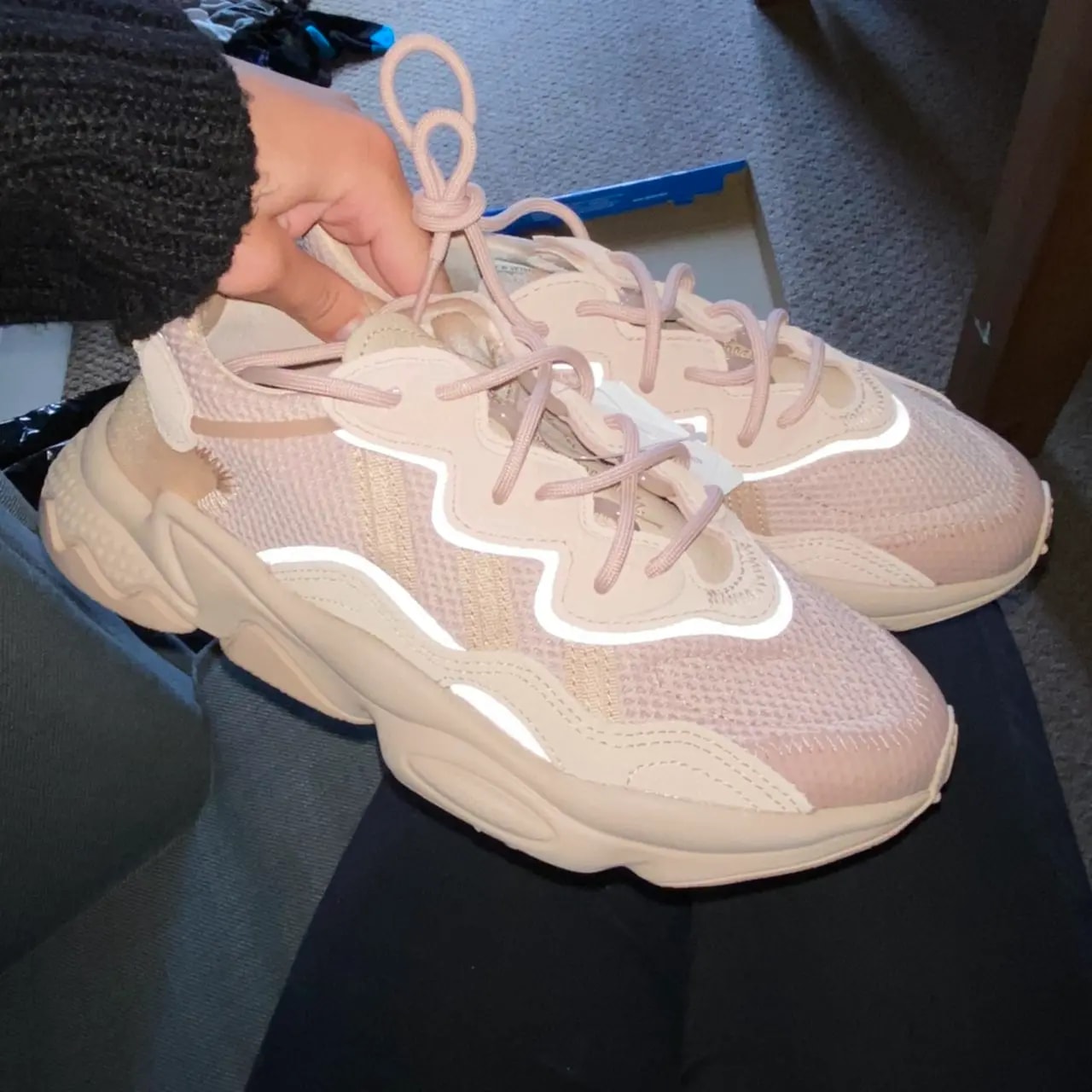 Giày Adidas Ozweego 'Ash Pearl' FY2024 — ảnh 4