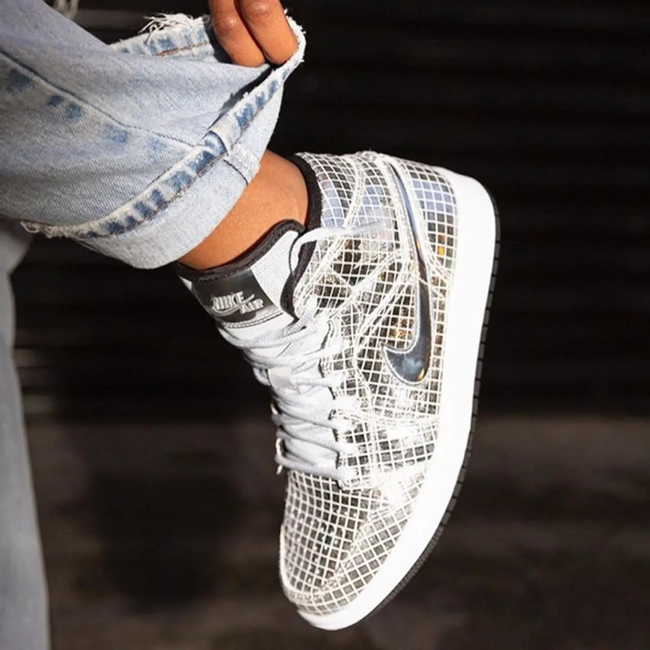 Giày Nike Wmns Air Jordan 1 Mid 'Disco Ball' CU9304-001 — ảnh 2