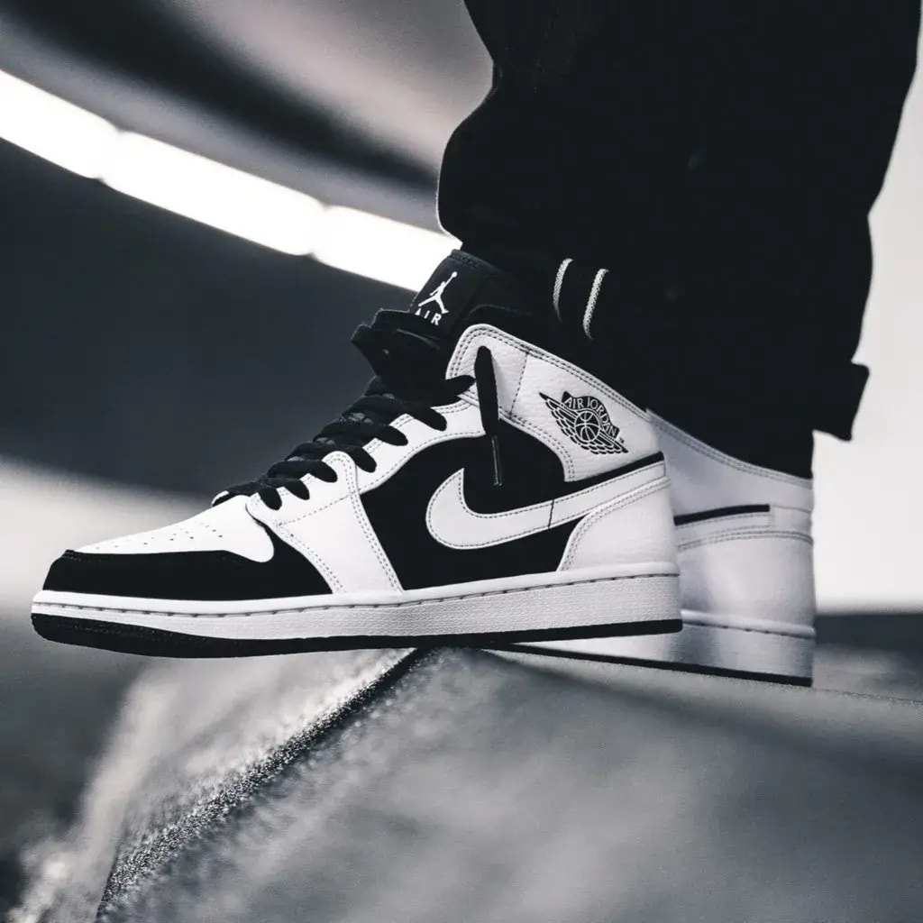 Giày Nike Air Jordan 1 Retro Mid 'Tuxedo' 554724-113 — ảnh 3