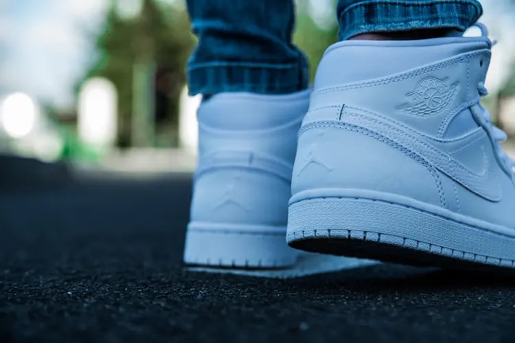 Giày Nike Air Jordan 1 Mid 'Pure Money' 2019 554724-129 — ảnh 5
