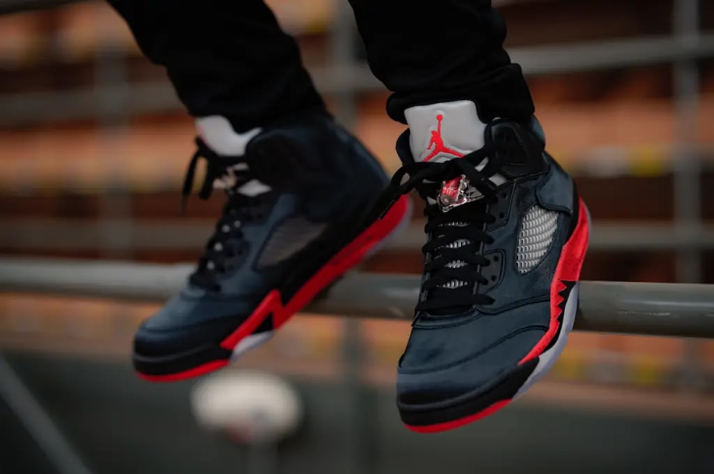 Giày Nike Jordan Retro 5 'Satin Bred' 136027-006 — ảnh 2