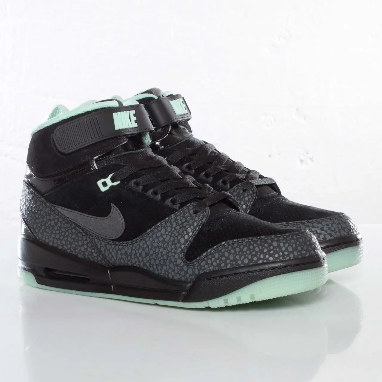 Giày Nike Air Revolution PRM QS Black Arctic Green 623448-001 — ảnh 4