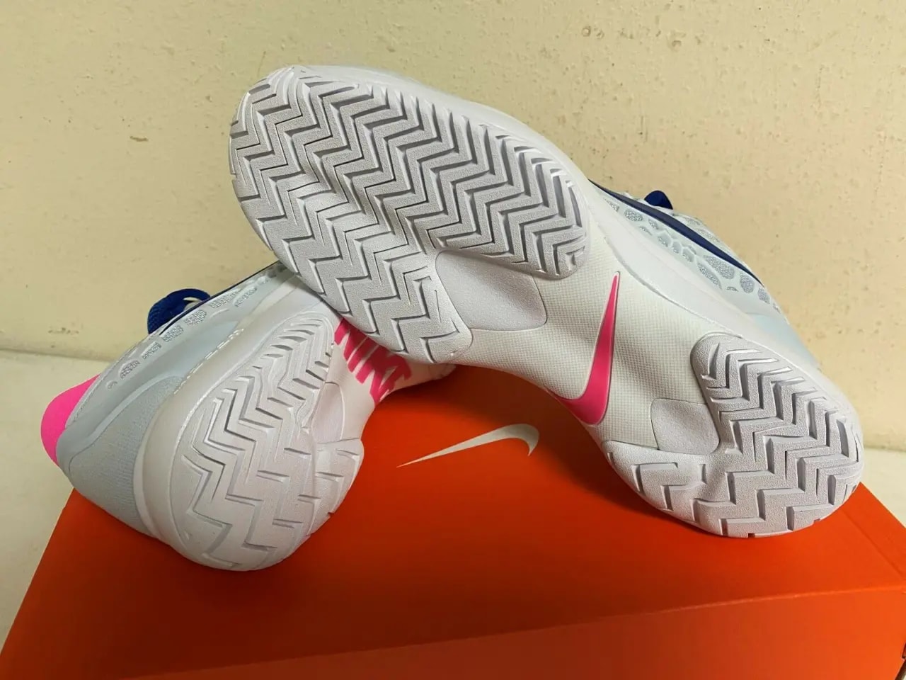 Giày Tennis Nike Wmns Zoom Cage 3 'Half Blue Pink Blast' 918199-446 — ảnh 4