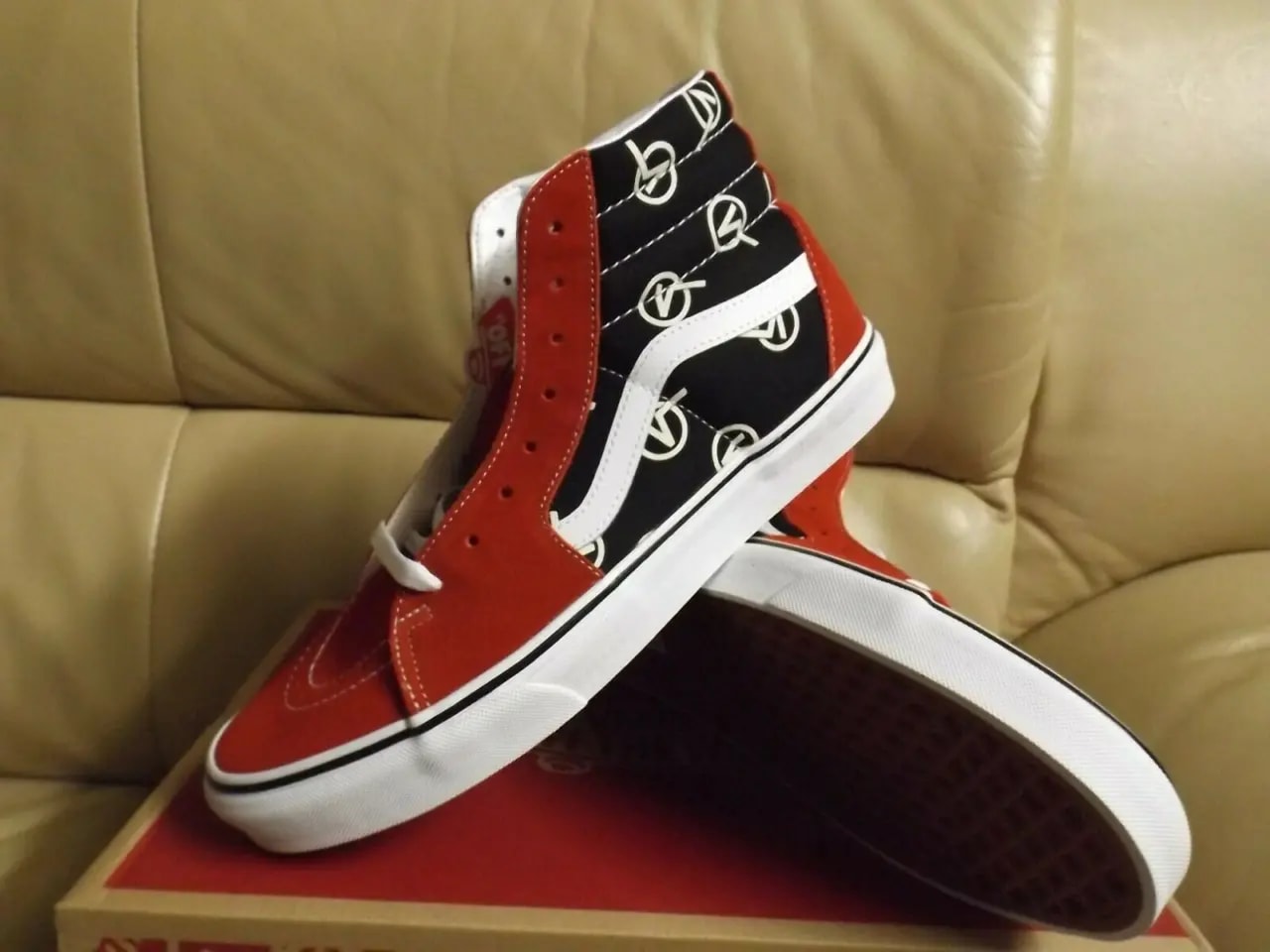 Giày Vans Sk8-Hi 'Circle V' VN0A4BV617B — ảnh 4