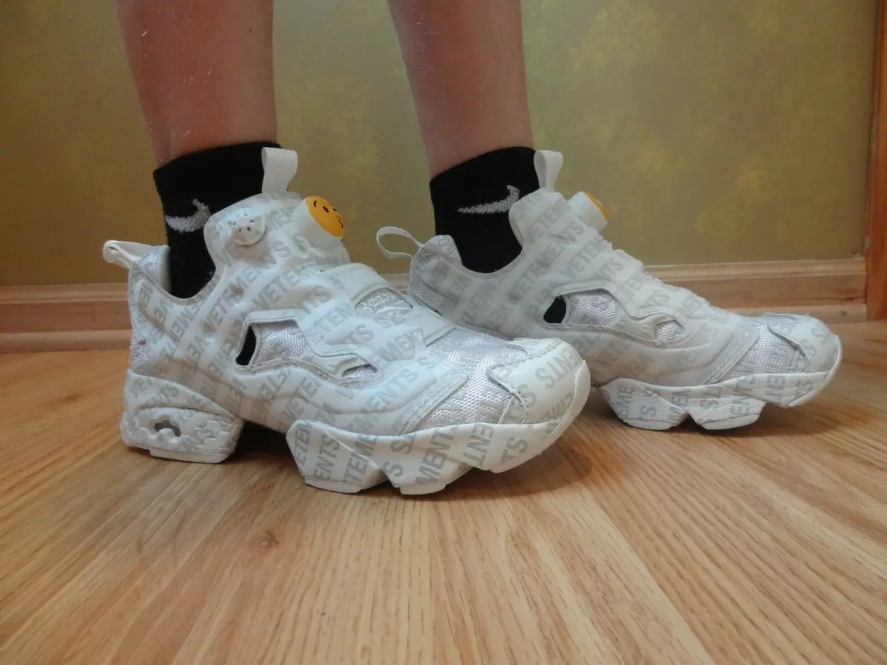 Giày Reebok VETEMENTS x InstaPump Fury Emoji CN3765 — ảnh 3