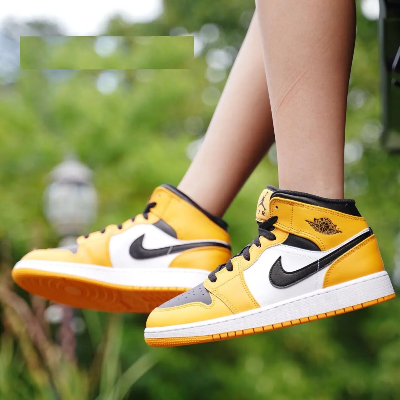 Giày Nike Air Jordan 1 Mid GS 'Taxi' 554725-701 — ảnh 3
