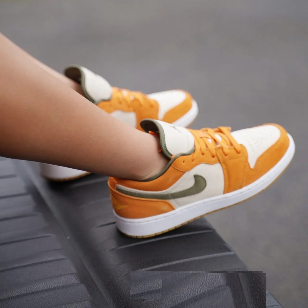 Giày Nike Air Jordan 1 Low SE 'Ceramic' DJ0342-102 — ảnh 2