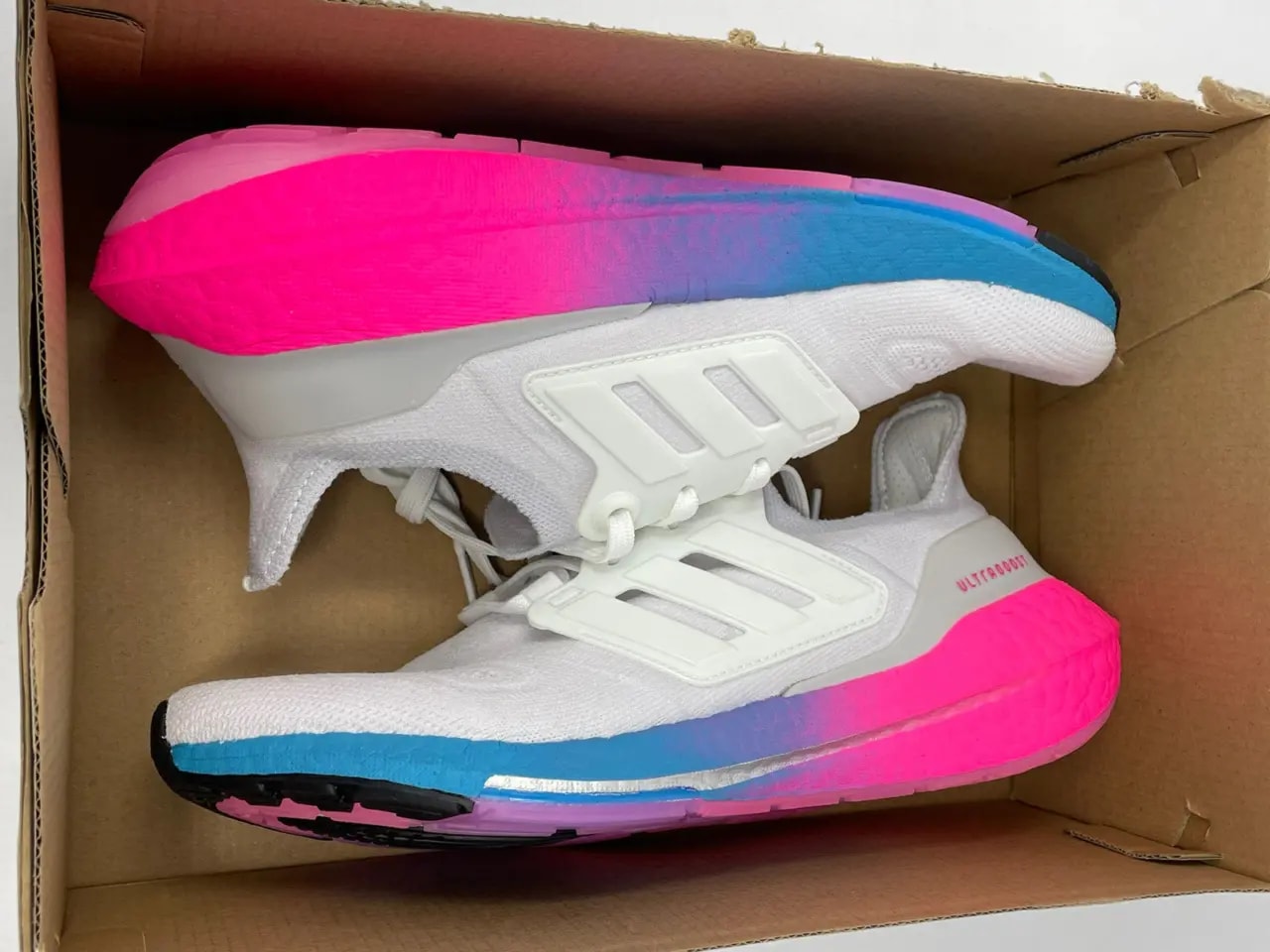 Giày Adidas Wmns UltraBoost 22 'White Gradient' GV8830 — ảnh 2