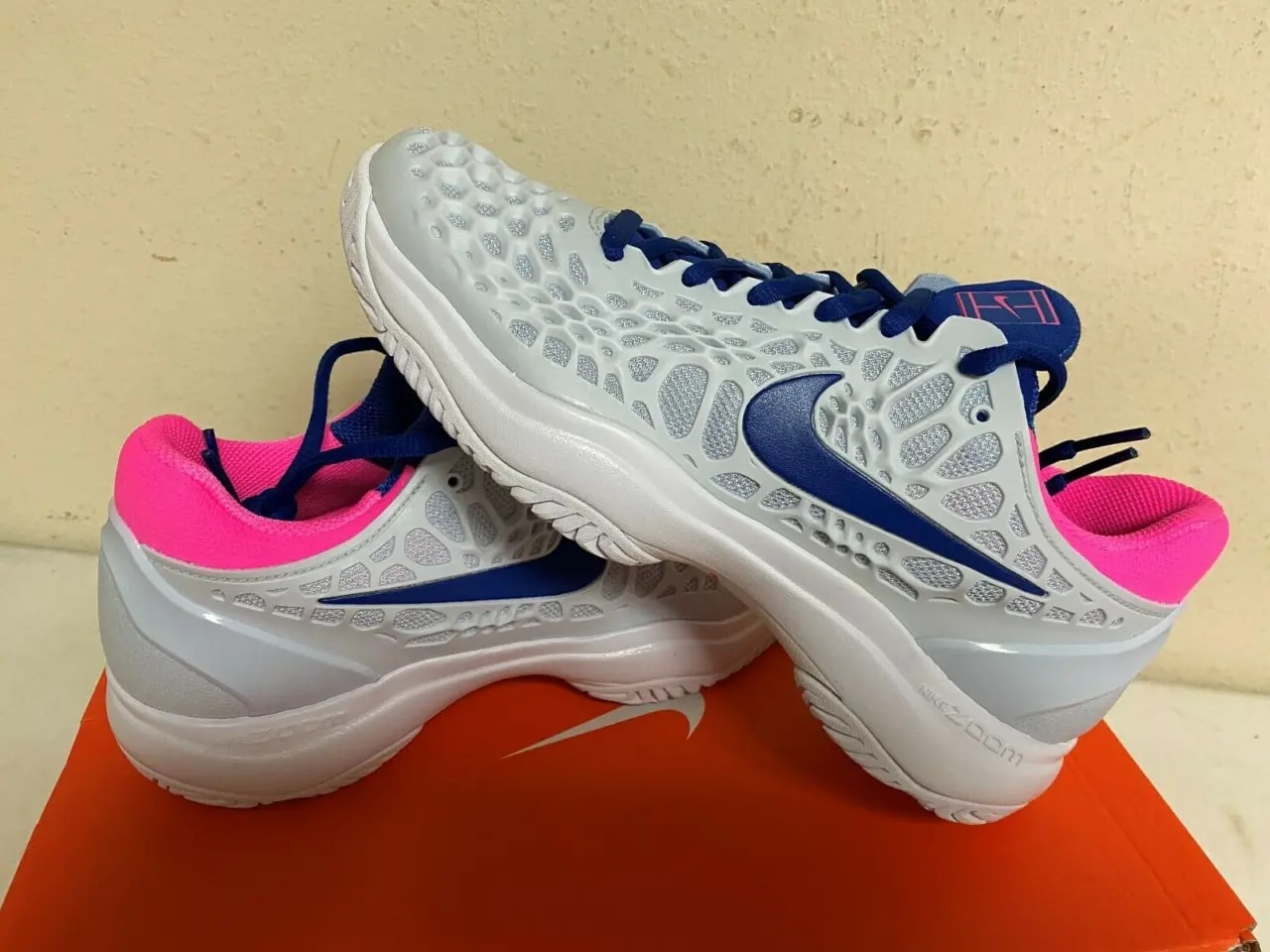 Giày Tennis Nike Wmns Zoom Cage 3 'Half Blue Pink Blast' 918199-446 — ảnh 3