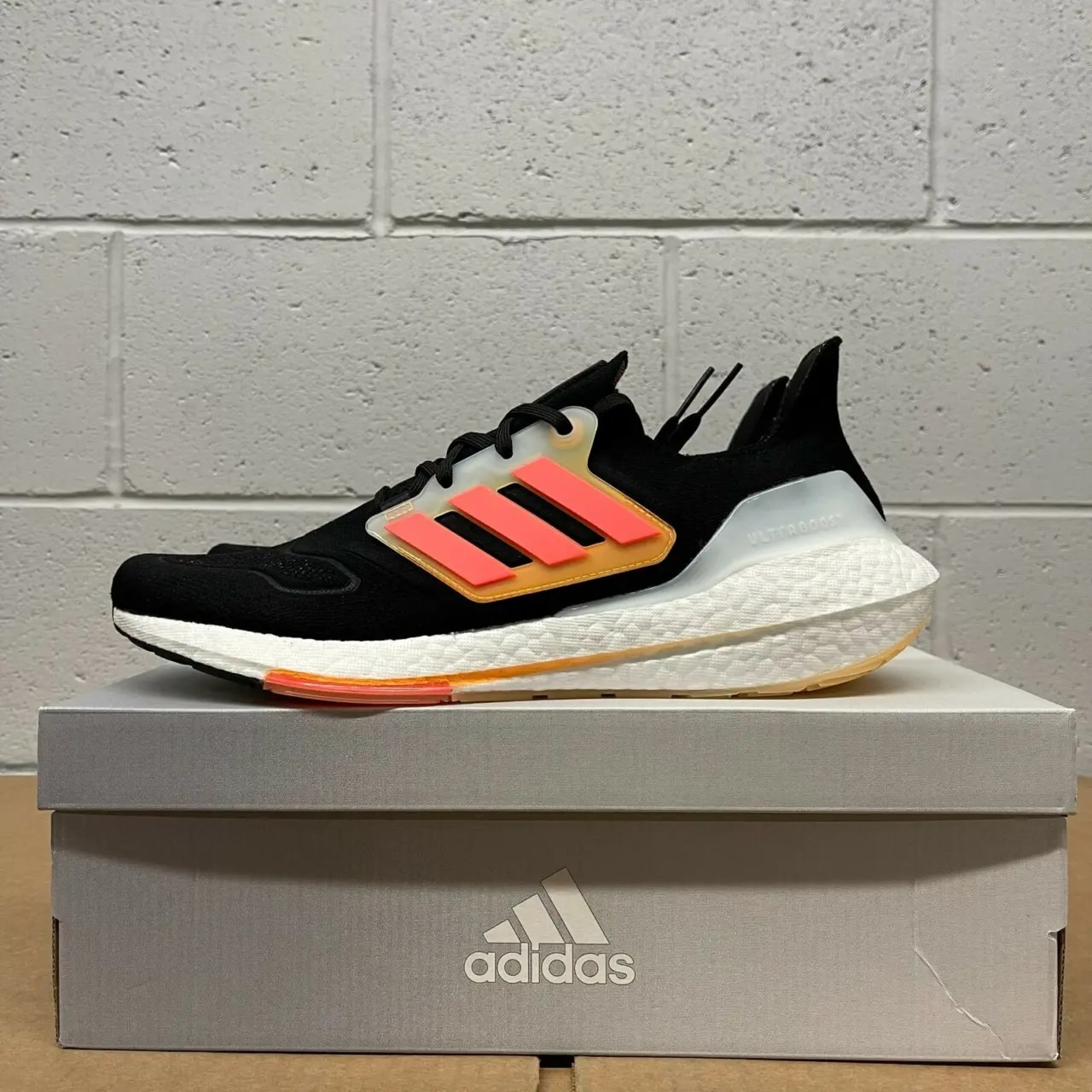 Giày Adidas UltraBoost 22 'Black Flash Orange' GX5464 — ảnh 2