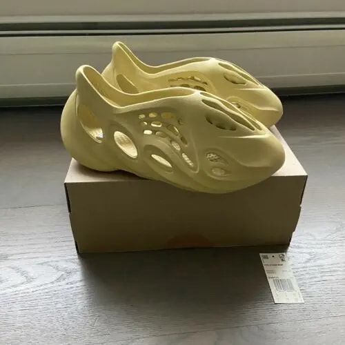 Dép Adidas Yeezy Foam RNNR Sulfur GV6775 — ảnh 5