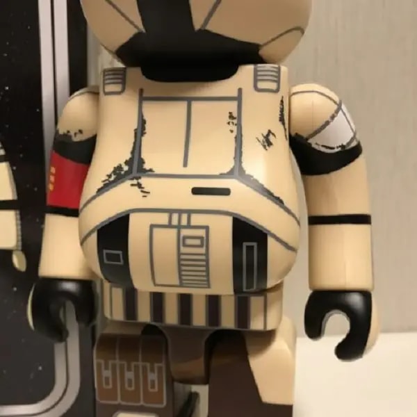 Mô Hình Bearbrick Shore Trooper 400% — ảnh 4