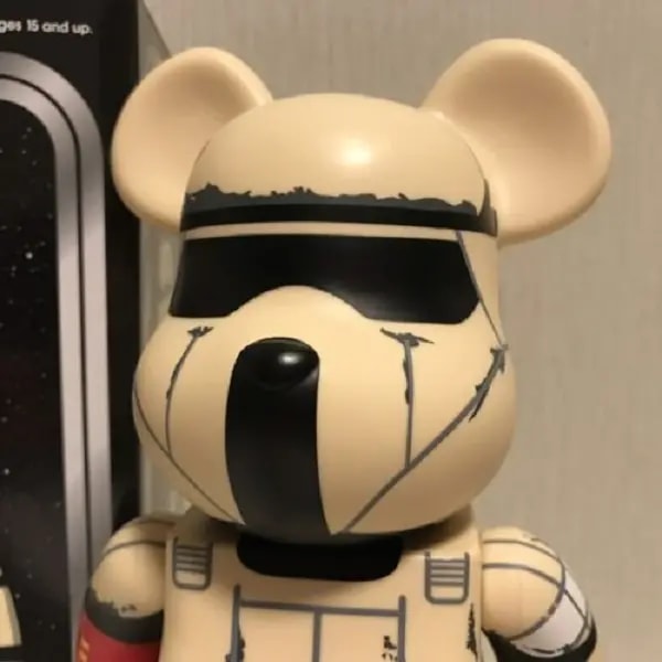Mô Hình Bearbrick Shore Trooper 400% — ảnh 2
